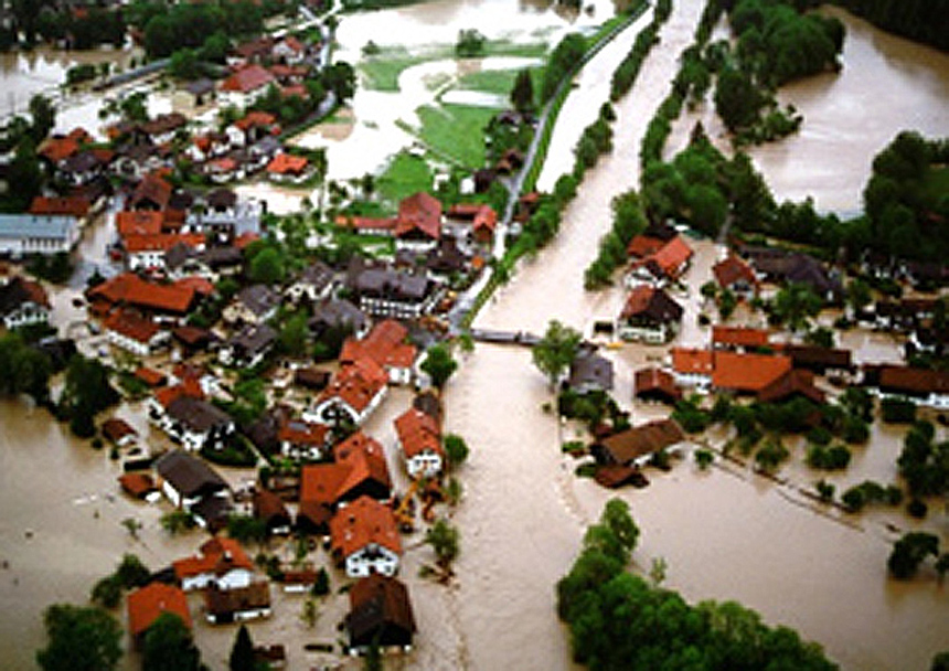 Hochwasserereignis im Luftbild von Eschenlohe